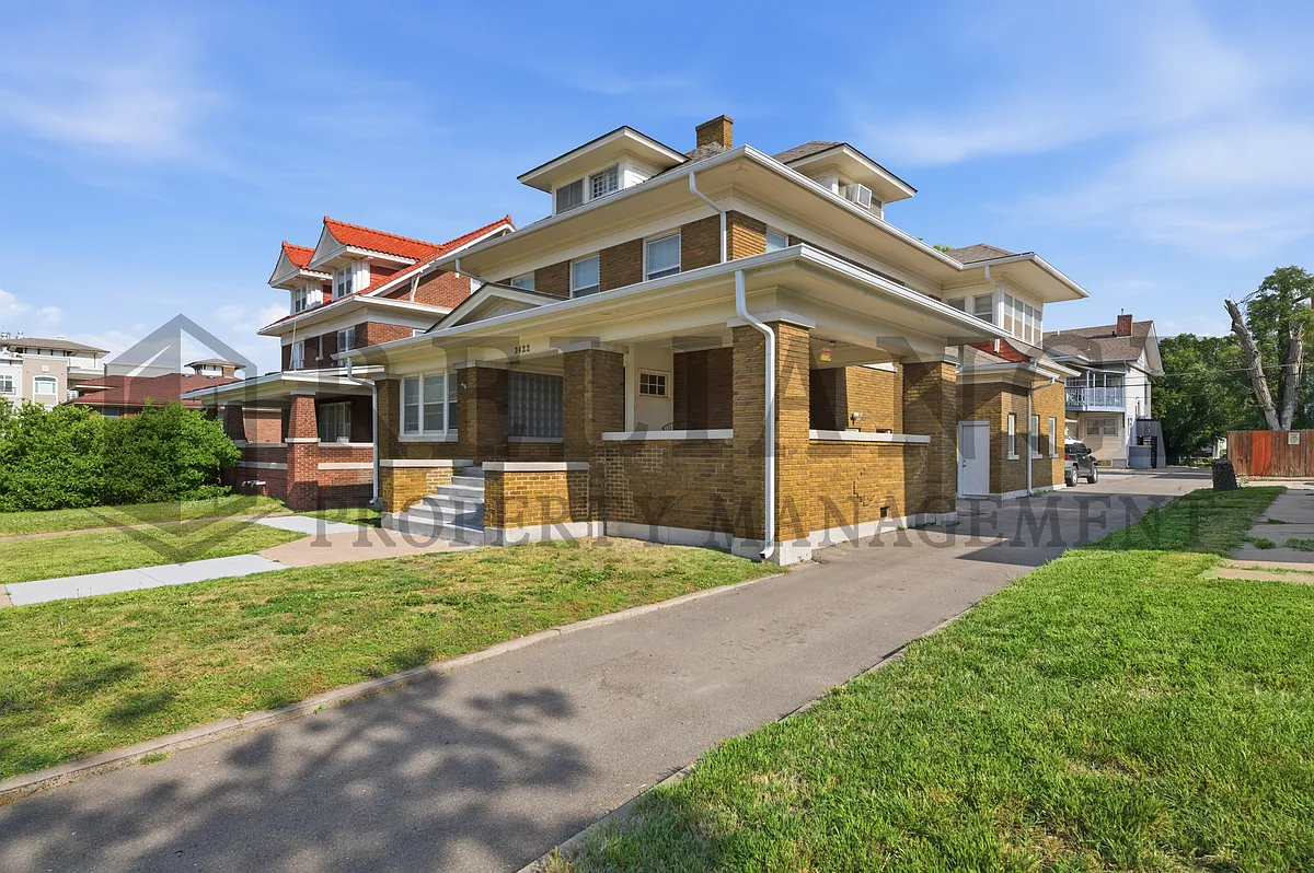 Building Photo - 3422 E Douglas Ave #1
