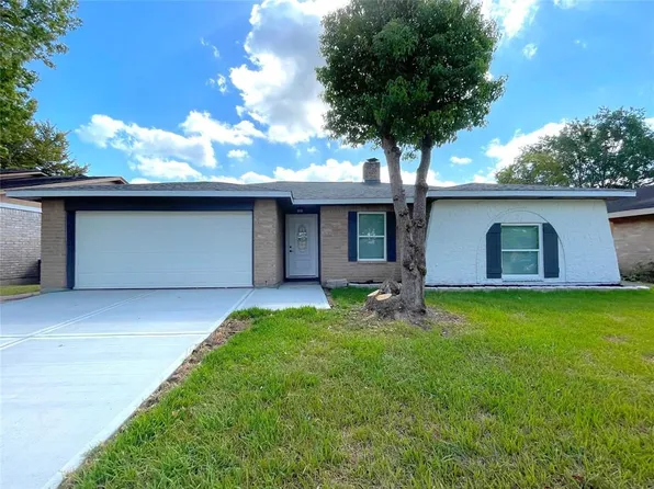 10015 Old Towne Ln, Sugar Land, TX 77498