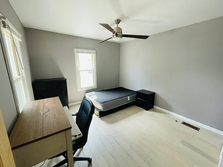 5 Walnut St #1 — Photo 9