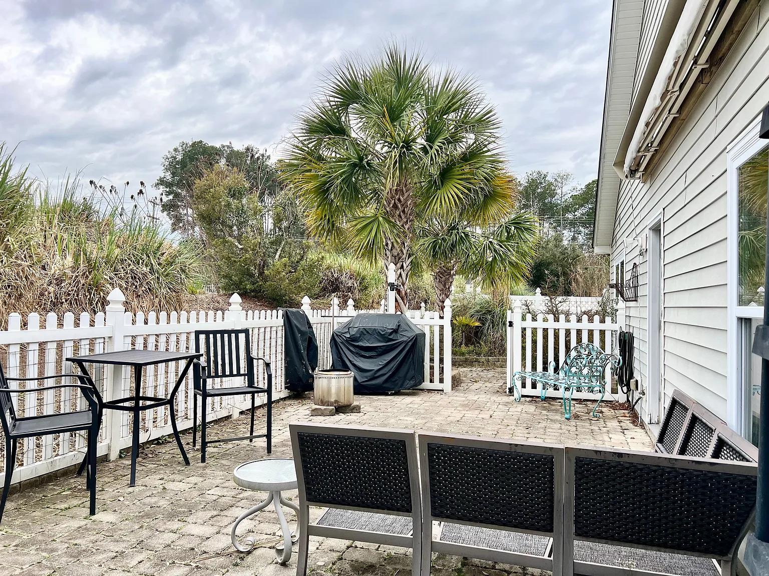 3 bed, 1838 sqft, $2,000 — Photo 3