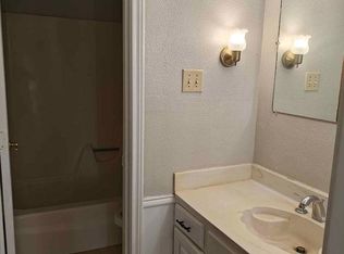 5 Pompano Ct, Pantego, TX 76013