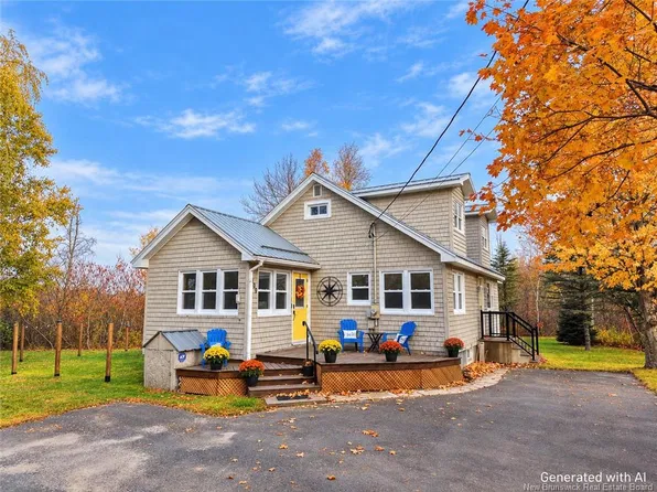 209 Saunders Rd, McAdam, NB E6J 1M3