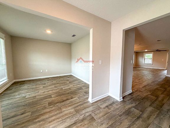 5th image of 7836 Lakeside Oaks Dr