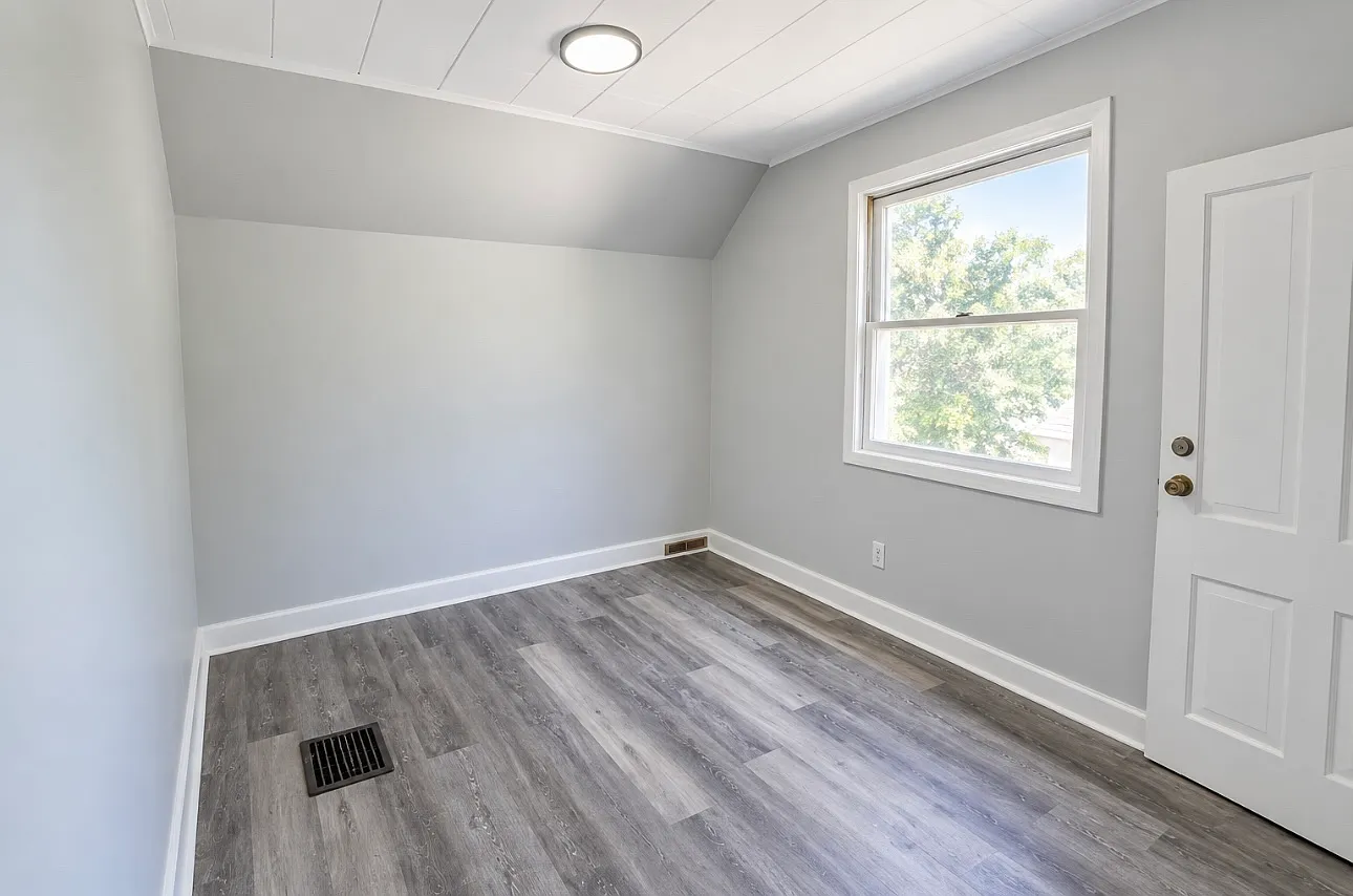 49 Barbara Pl — Photo 2