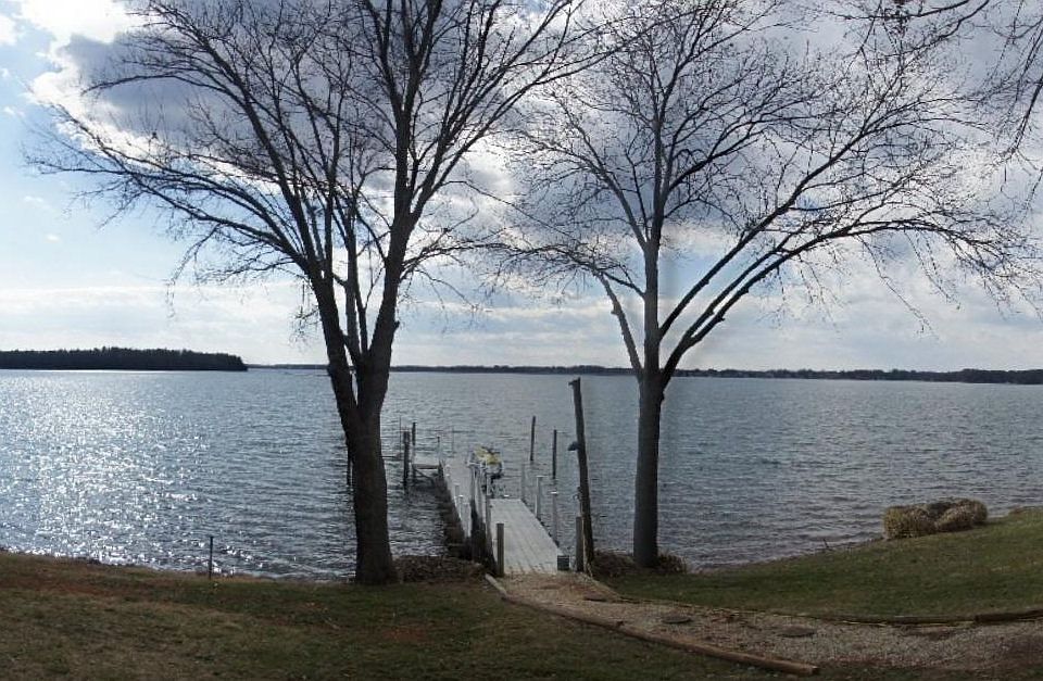 1st image of 16433 Belle Isle Dr