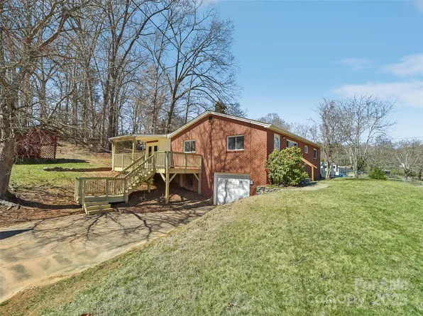 45 Hookers Gap Rd, Candler, NC 28715