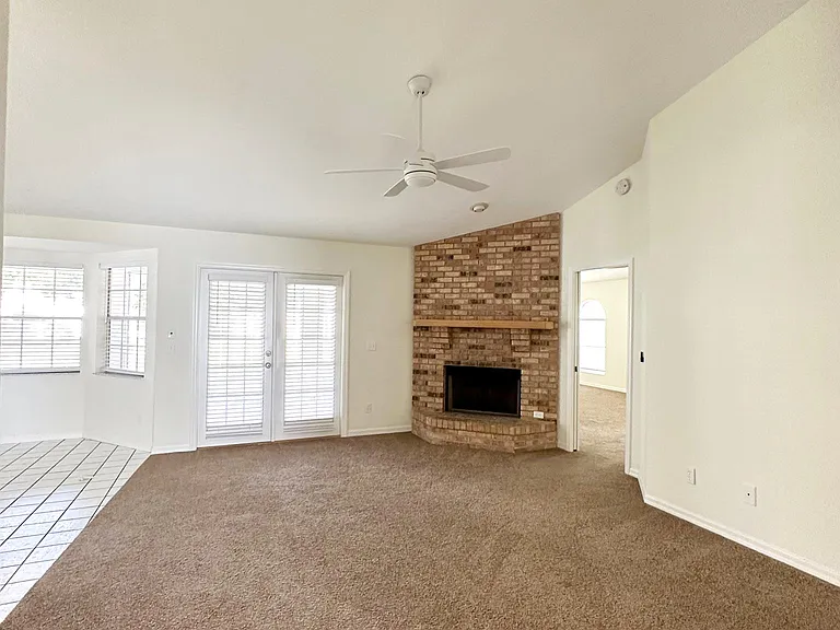 2018 Heatheroak Dr — Photo 6