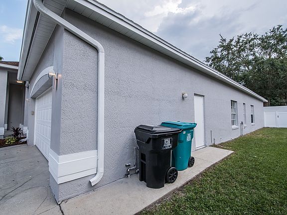 3rd image of 7818 Bardmoor Hill Cir