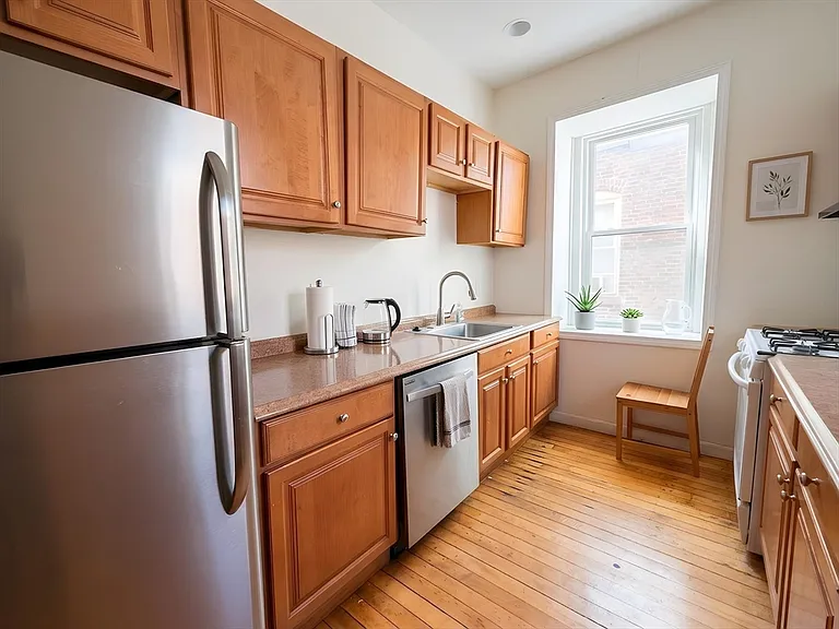11 Vancouver St #2 — Photo 1