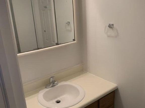 3rd image of 814 E Harris St #818