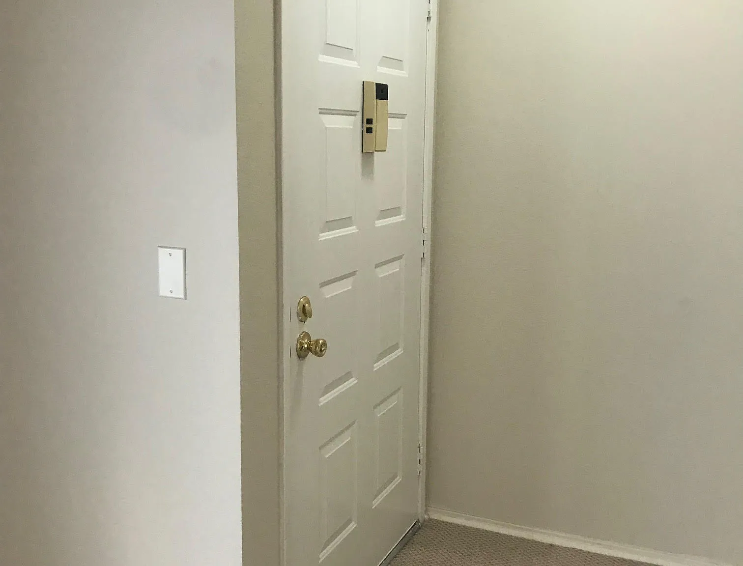 1055 N Capitol Ave — Photo 4