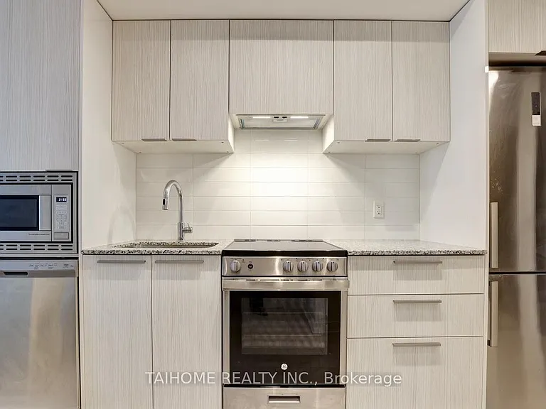 501 Yonge St #1806 — Photo 9