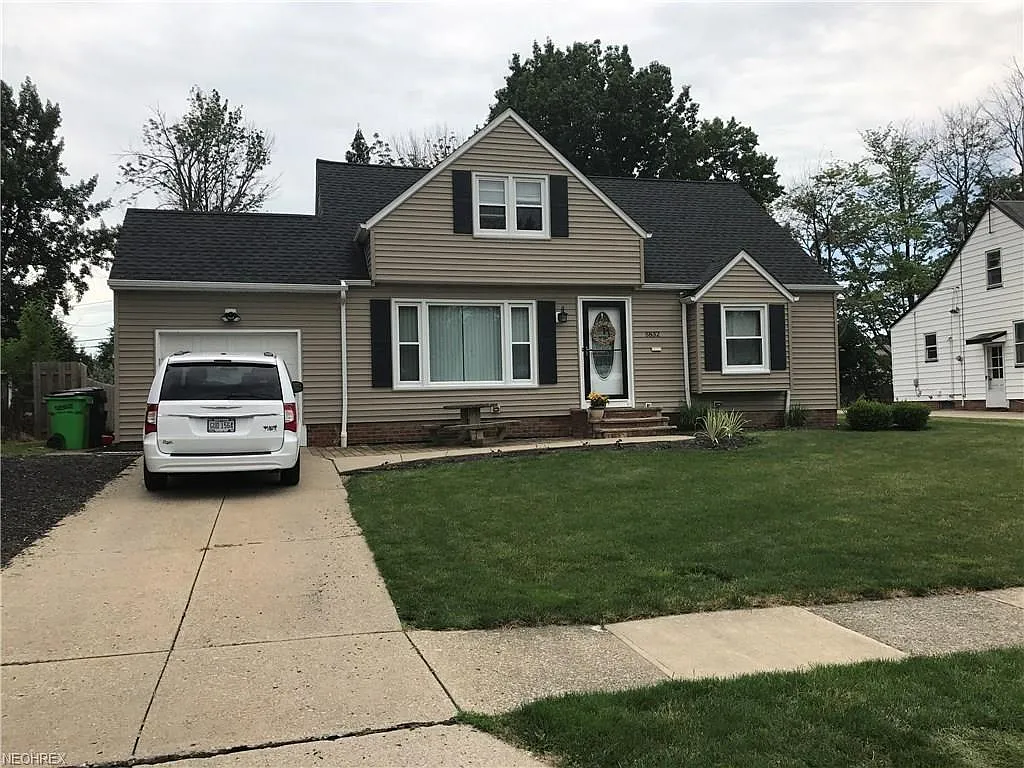 5832 Circle Dr photo 1