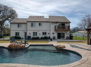 10925 Pickle Barrel Rd, Auburn, CA 95602