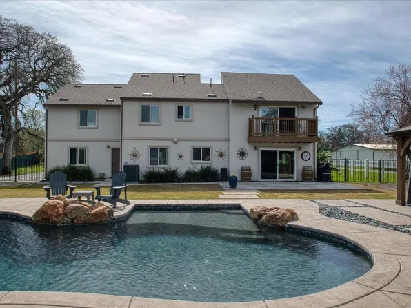 10925 Pickle Barrel Rd, Auburn, CA 95602