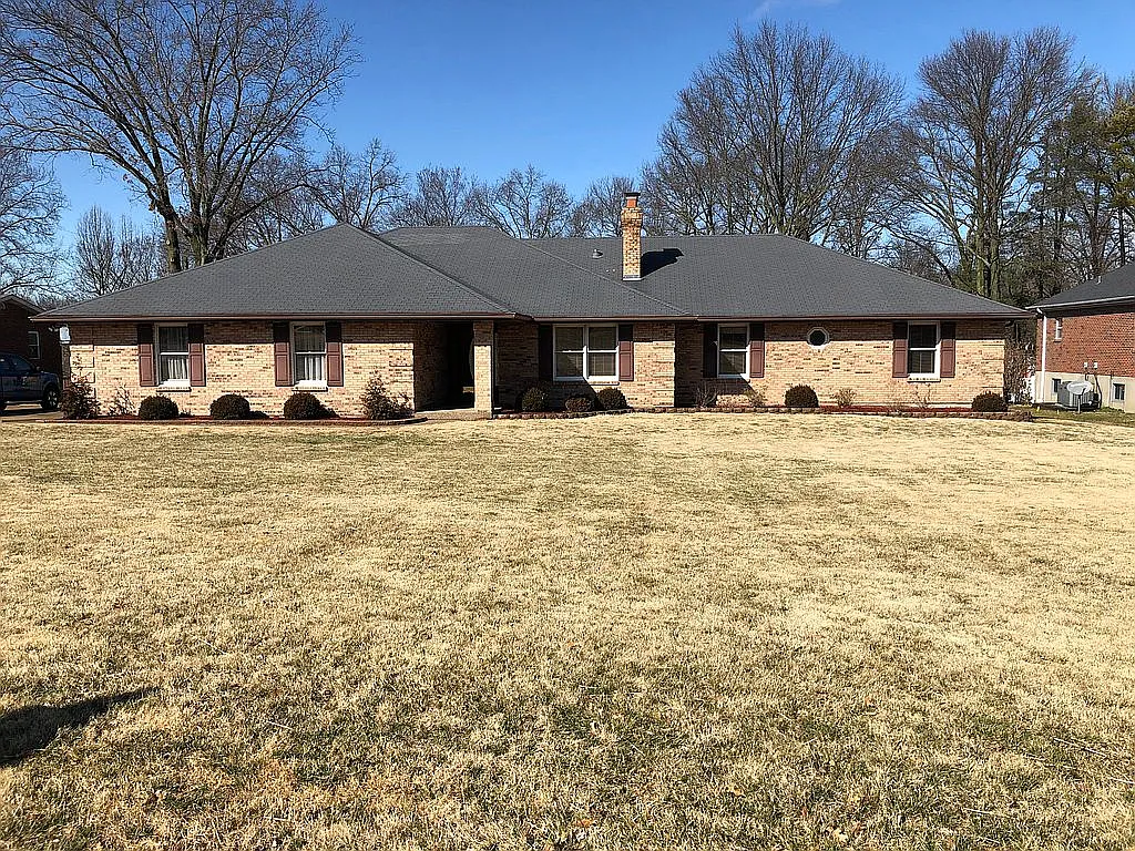 2583 Bluffwood Dr photo 1
