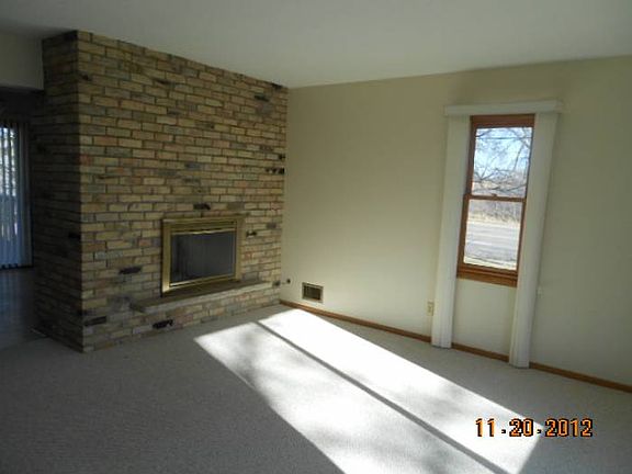 Living room $ 2 sided FP