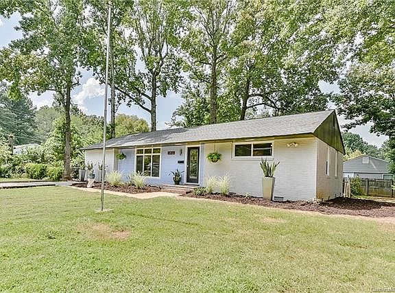 2nd image of 3815 Tipperary Pl
