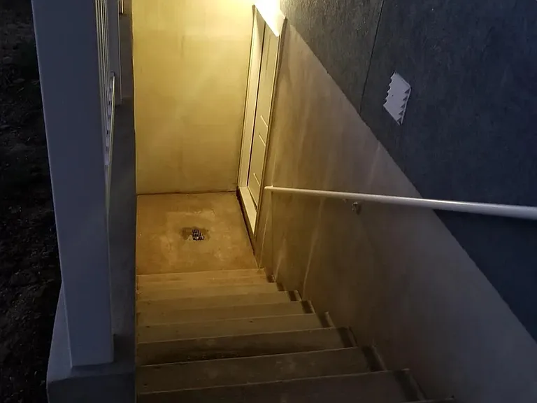 1481 N Arcadia Dr — Photo 2