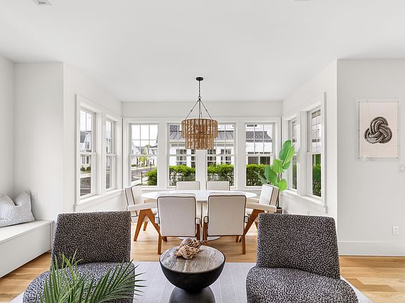 4th image of 1101 Pearl Way