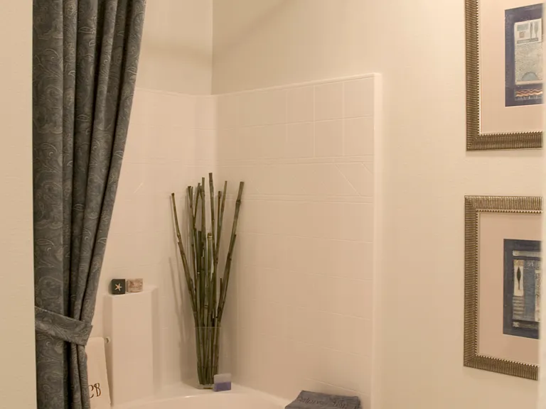 Calypso Bay Apartments — Photo 26