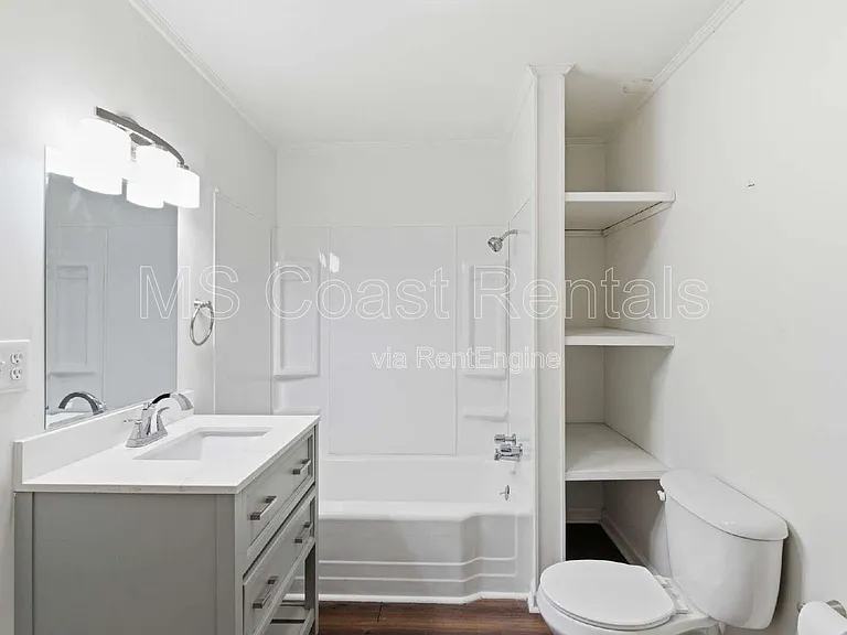 20 Martha Ave — Photo 21