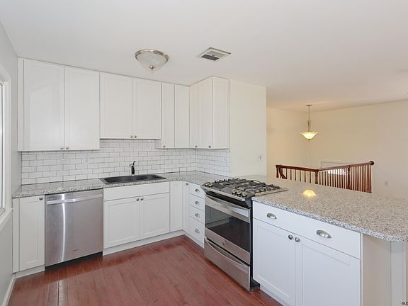 2nd image of 5 Spa Cir