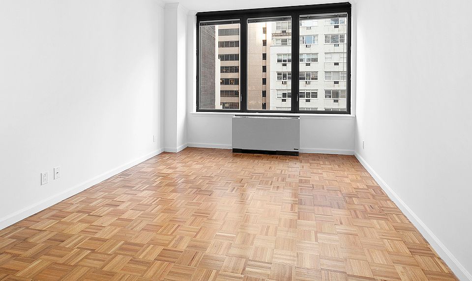 1st image of 203 E 69th St #3M