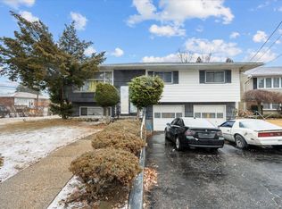 975 Little Neck Ave, North Bellmore, NY 11710