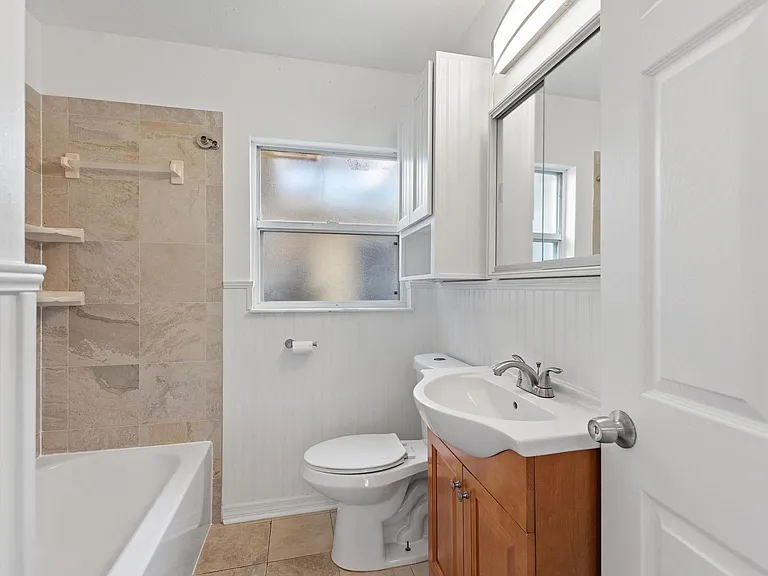 2207 S Lincoln Ave — Photo 20