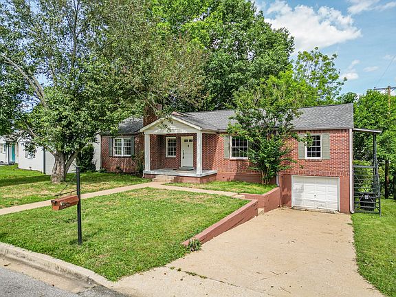 3rd image of 1204 Rolling Fields Dr