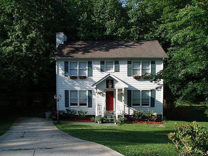 Front of the house August 2007