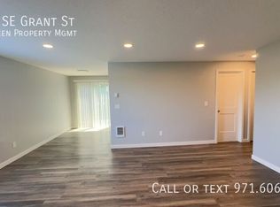 9338 SE Grant St, Portland, OR 97216
