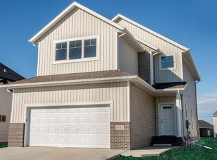 5517 8th St W, West Fargo, ND 58078