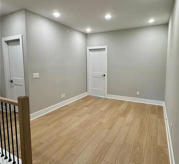 913 Echo Park Dr — Photo 30