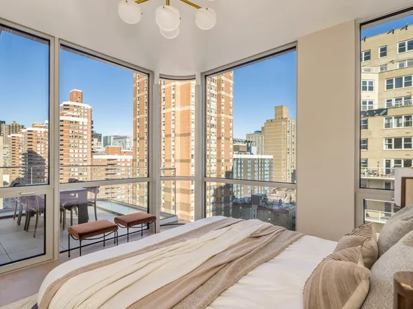 250 East 25th Street image 14 of 32