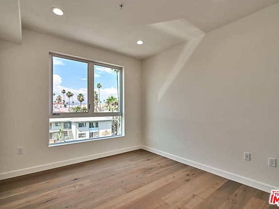 3rd image of 105 S Mariposa Ave #504