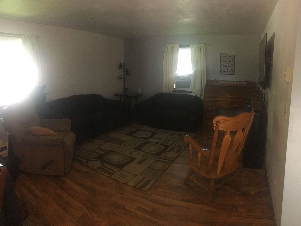 2nd image of 208 Pinecrest Ct