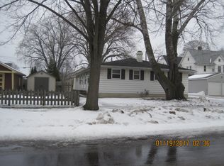 510 James St, Waupaca, WI 54903