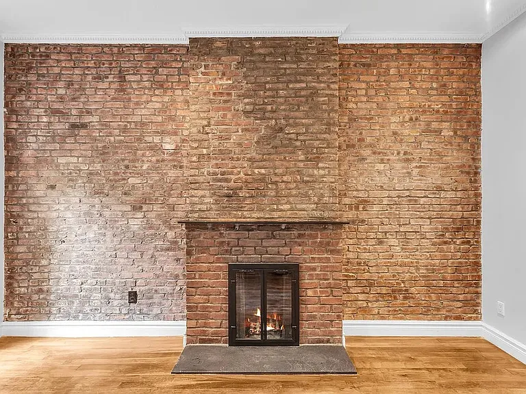 562 Hudson St #2 — Photo 5