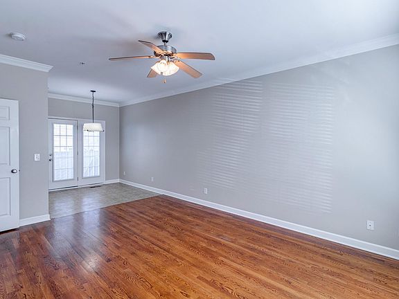 3rd image of 1023 McKenna Dr
