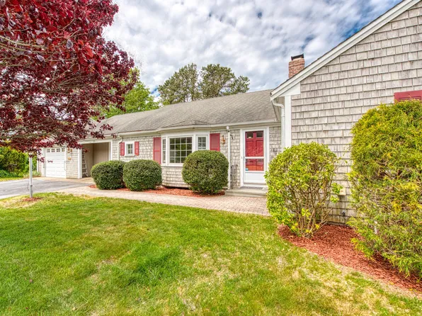 25 Deacon Street, South Yarmouth, MA 02664