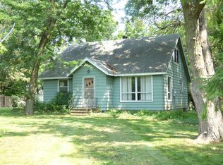 28451 N Island Cir, Hollandale, MN 56045