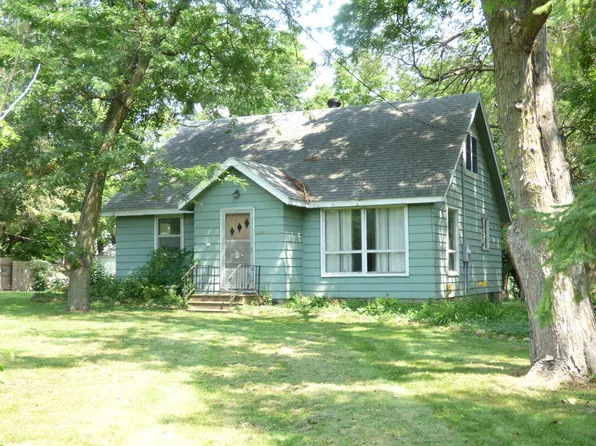 28451 N Island Cir, Hollandale, MN 56045