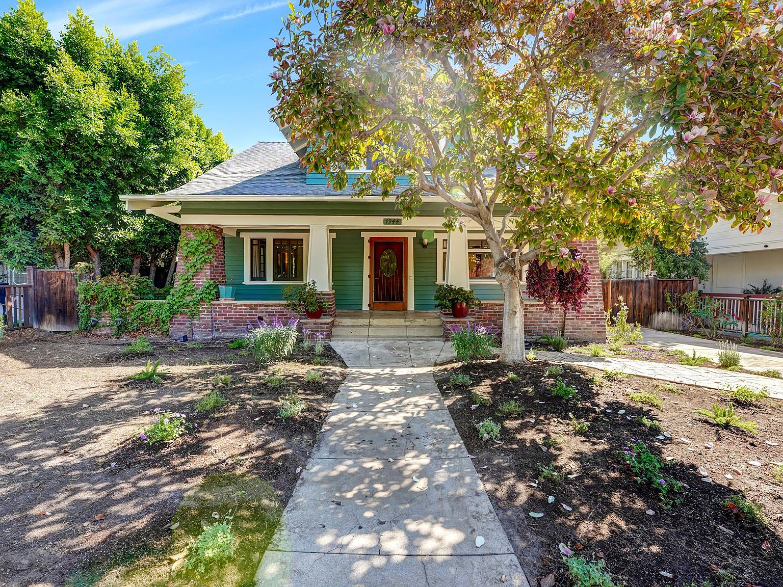 1944 Canyon Dr, Los Angeles, CA 90068 | Zillow