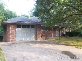 316 Indian Meadow Dr, Jefferson City, MO 65101