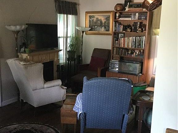 5th image of 143 Genesee Park Dr
