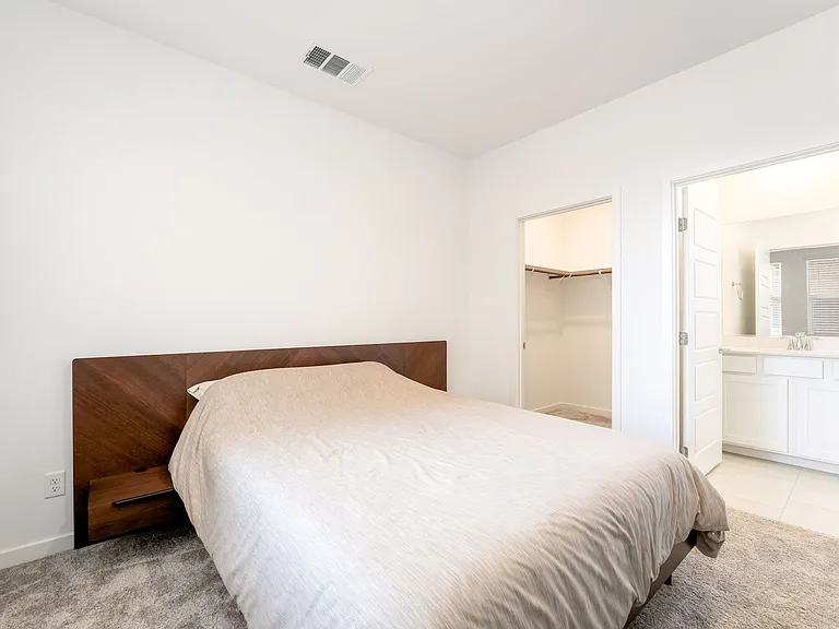 4136 Paragon Crest Ct — Photo 36