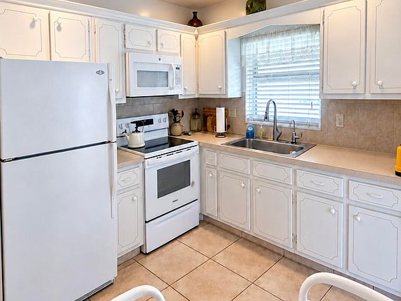 5th image of 5300 Washington St #309M
