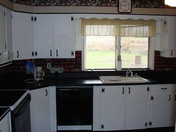 5th image of 155 Tuckmere Dr